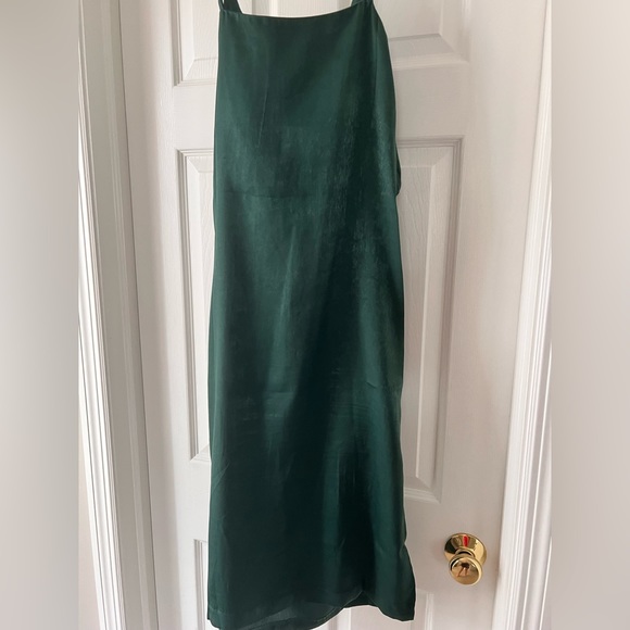J.O.A. Green satin midi wrap dress - Picture 4 of 4